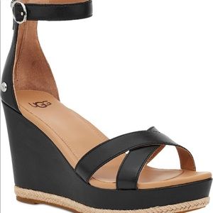 UGG Women's Ezrah Wedge Sandal